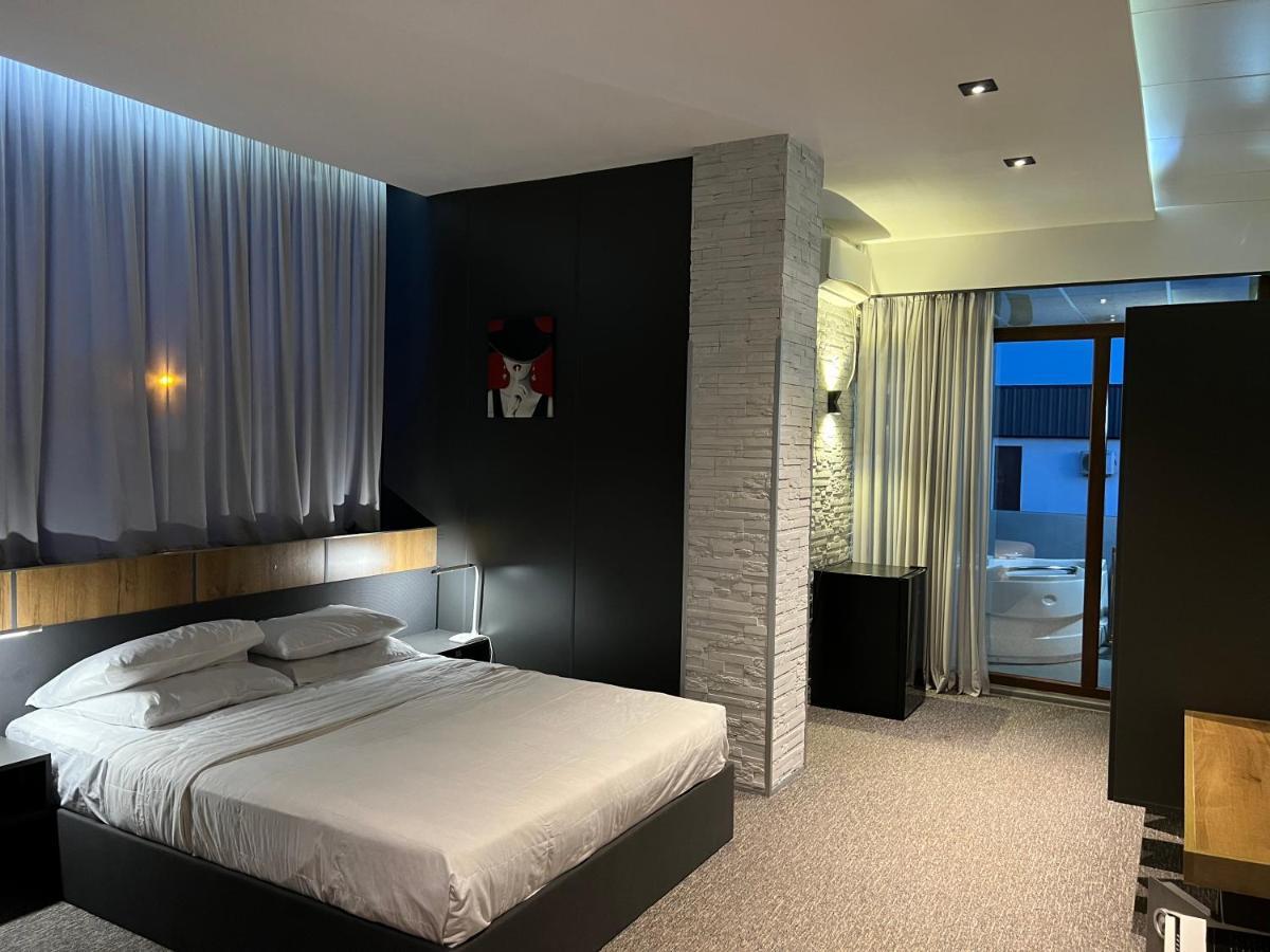 Kent Hotel Kobuleti Εξωτερικό φωτογραφία